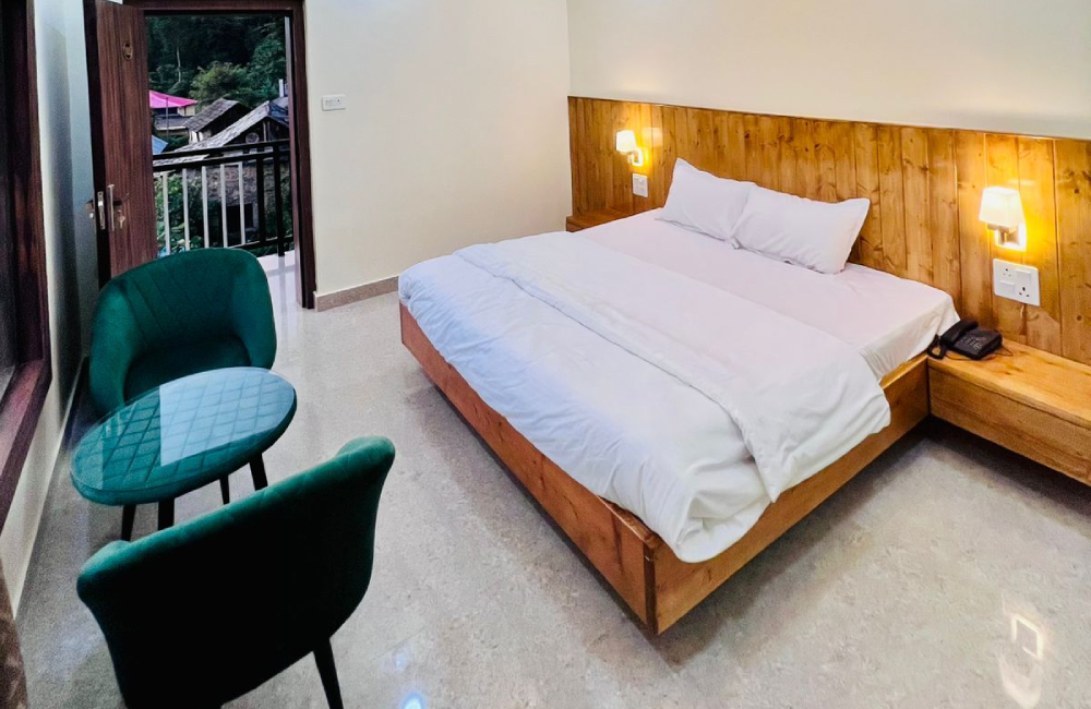 Deluxe Room with Mountain View (105)